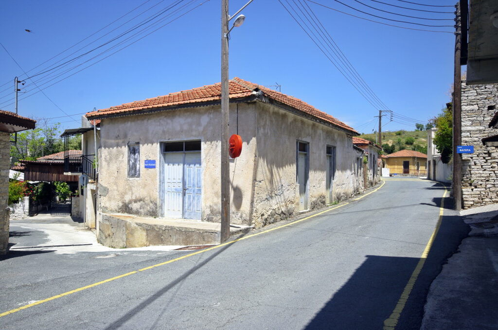 Kleine Dörfer die auf dem Weg nach Kato Platres liegen