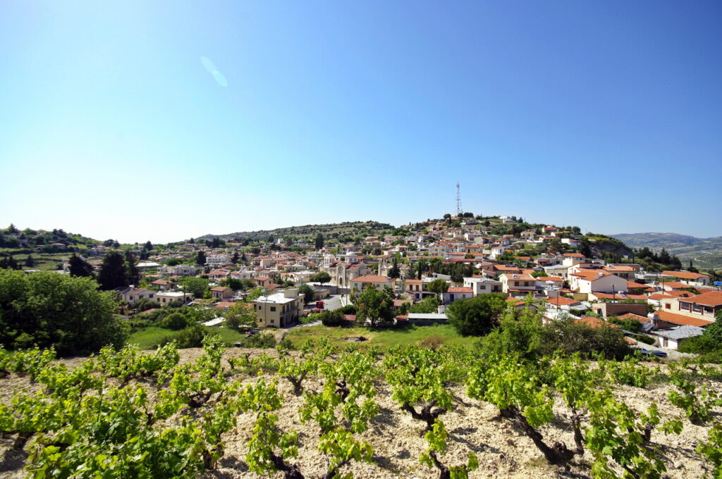 Auf dem Weg zu dem Bergdorf Omodos