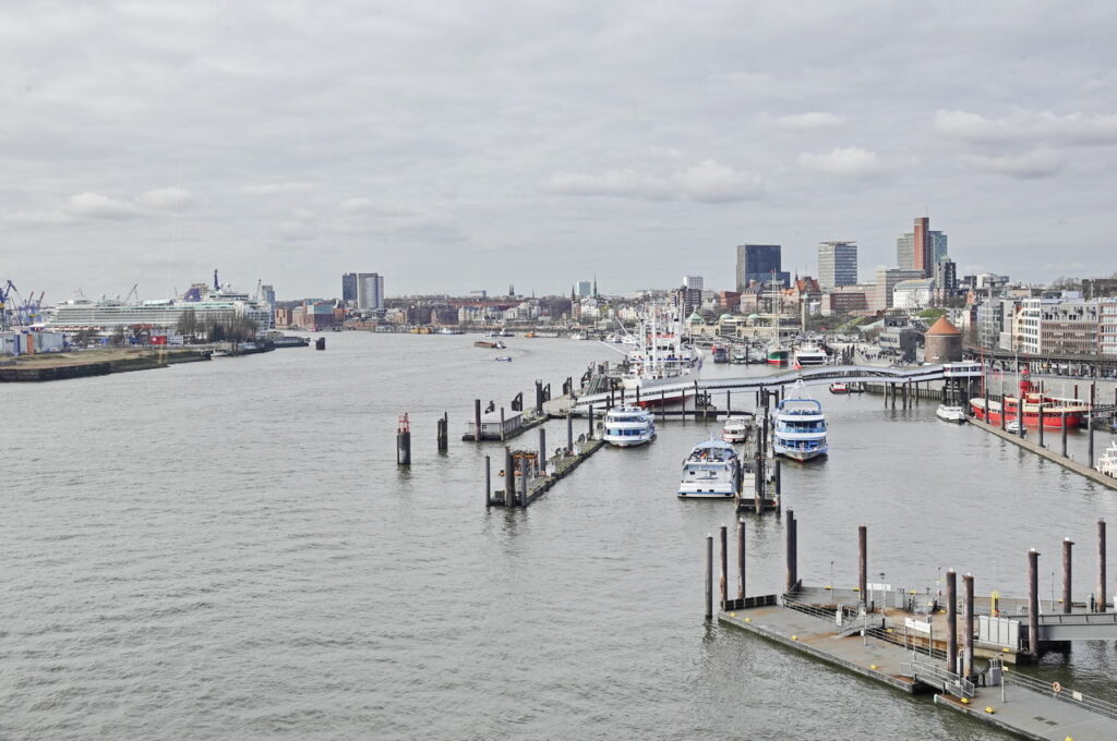 Blick auf den Hamburger Hafen