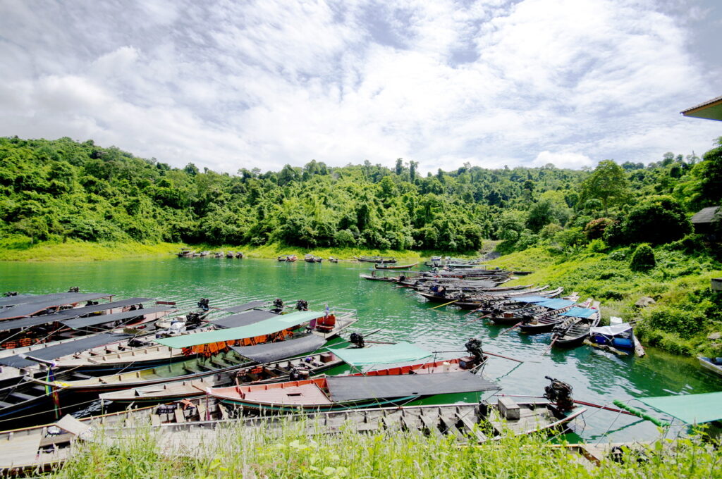 Der Ratchaprabha Staudamm - Cheow-Lan-See