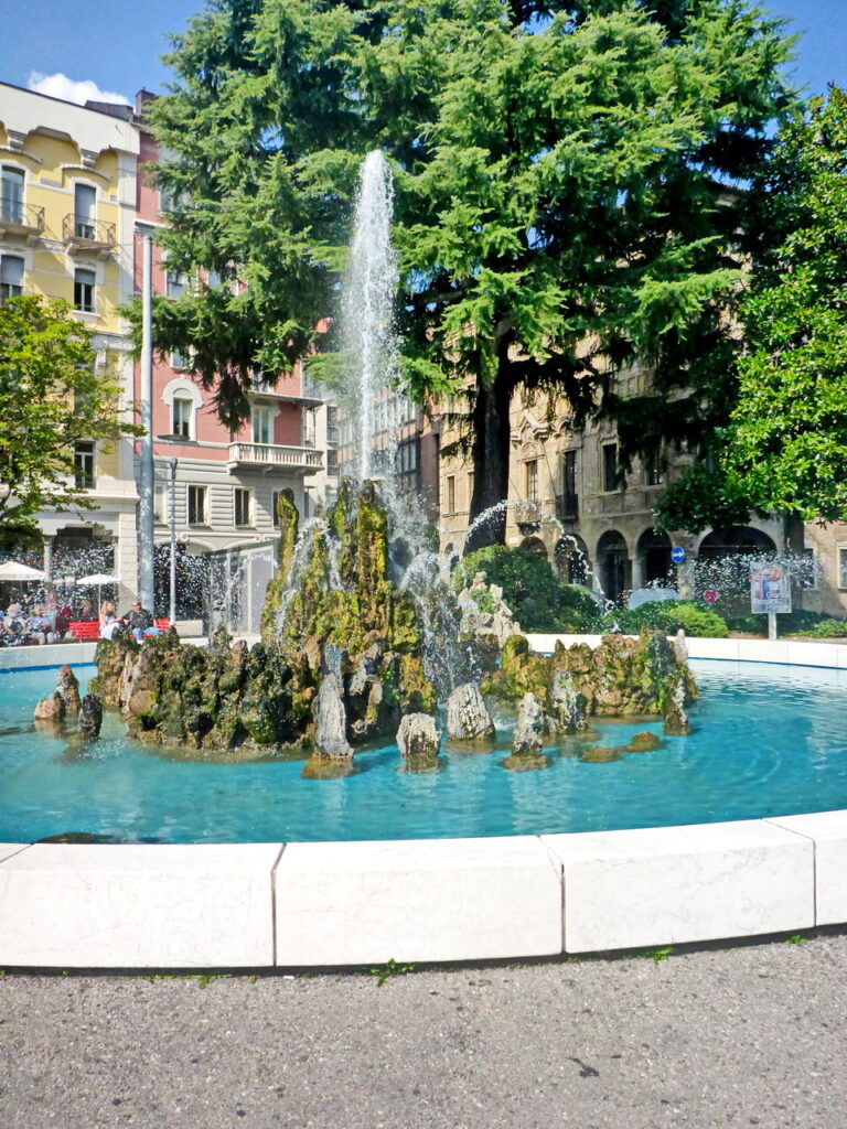 Fountain Alessandro Manzoni