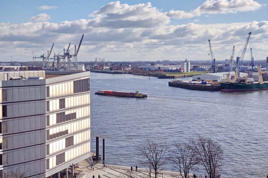 Blick auf den Hamburger Hafen