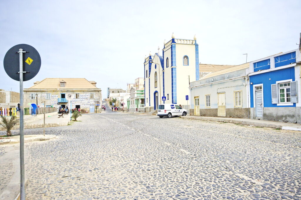 Kirche Igreja St. Isabel