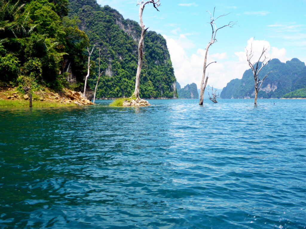 Mit dem Longtailboot auf dem Stausee - Cheow Lan See