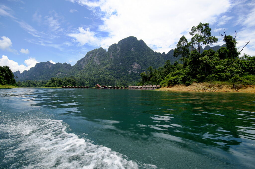 Mit dem Longtailboot auf dem Stausee - Cheow Lan See