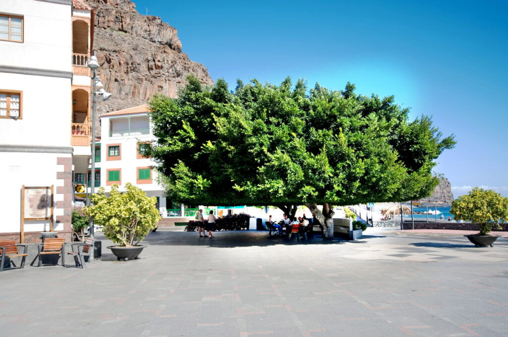 Dorfplatz in Playa Santiago