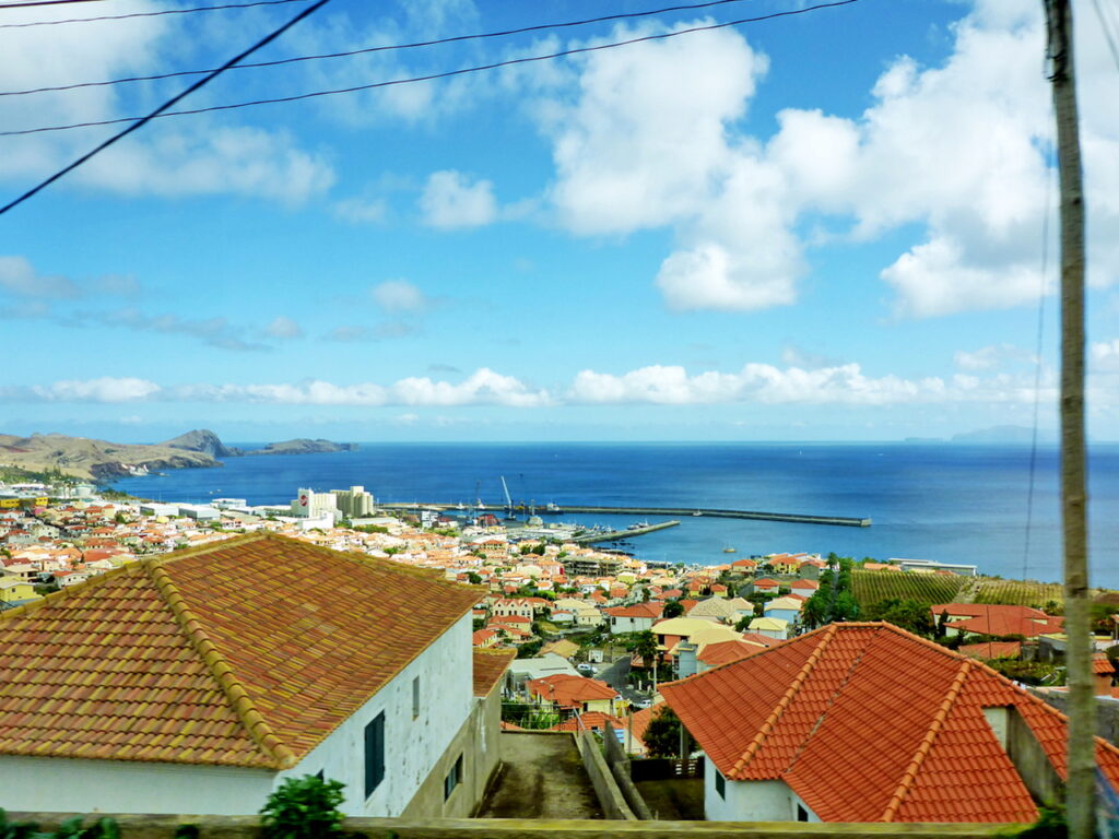 Hinten links die Ponta de São Lourenço