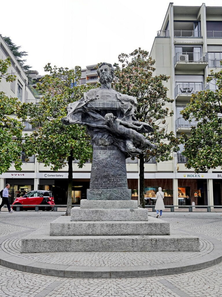 Statua Carlo Battaglini