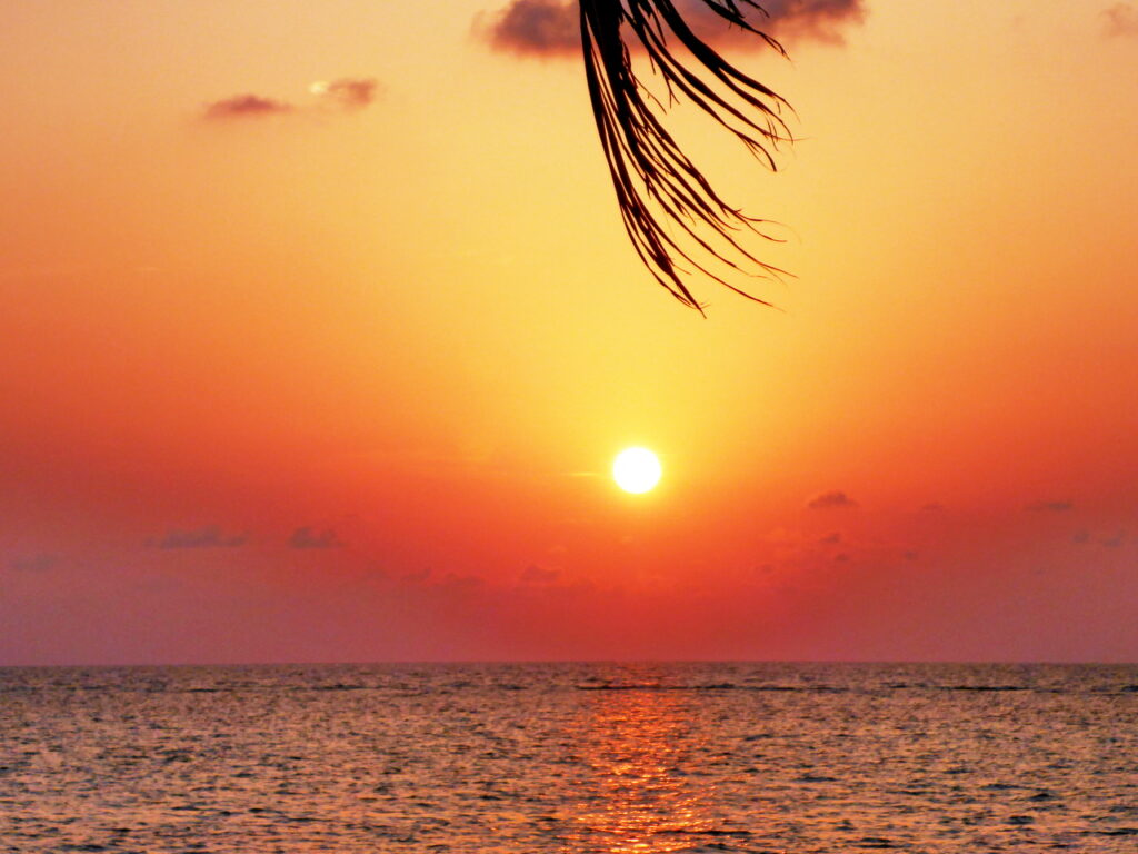 Sonnenuntergang über dem Indischen Ozean