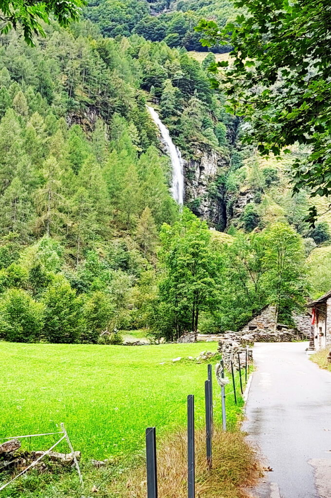 Wasserfall Cascata La Froda im Sonogno Verzascatal